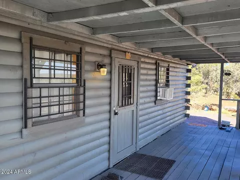 Exterior - 1009 Wolf Run, Williams, AZ 86046 photo 5 of 7