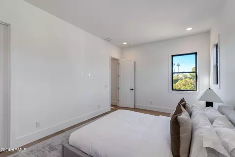 Bedroom - 4609 E Catalina Dr, Phoenix, AZ 85018 photo 5 of 11
