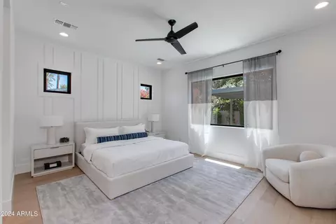 Bedroom - 4609 E Catalina Dr, Phoenix, AZ 85018 photo 1 of 11