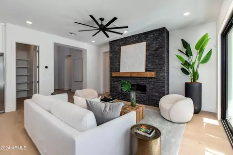 Living - 4609 E Catalina Dr, Phoenix, AZ 85018 photo 2 of 5