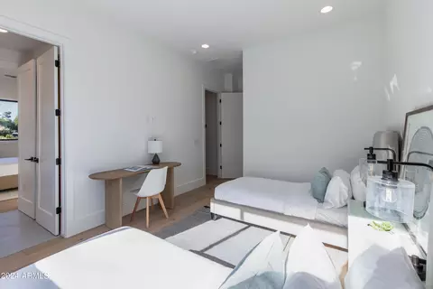 Bedroom - 4609 E Catalina Dr, Phoenix, AZ 85018 photo 7 of 11