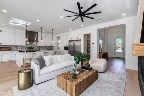 Living - 4609 E Catalina Dr, Phoenix, AZ 85018 photo 3 of 5