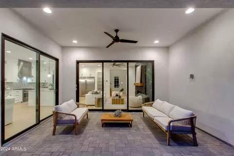 Exterior - 4609 E Catalina Dr, Phoenix, AZ 85018 photo 9 of 17