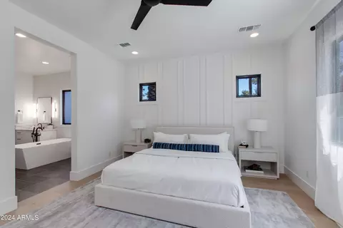 Bedroom - 4609 E Catalina Dr, Phoenix, AZ 85018 photo 2 of 11