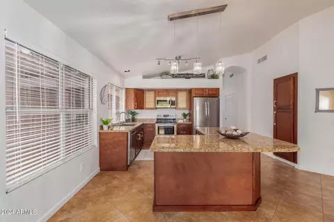 Kitchen - 6606 E Saddleback St, Mesa, AZ 85215 photo 1 of 6