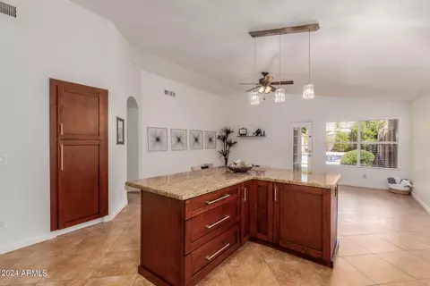 Kitchen - 6606 E Saddleback St, Mesa, AZ 85215 photo 4 of 6