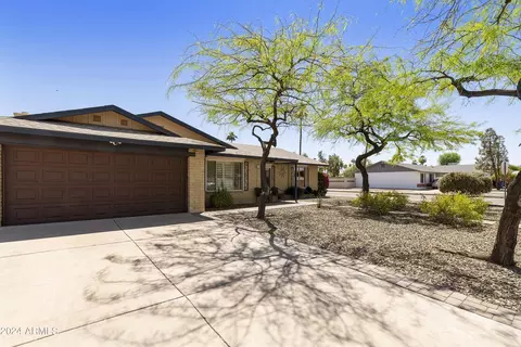 Exterior - 1736 El Parque Dr, Tempe, AZ 85282 photo 3 of 7