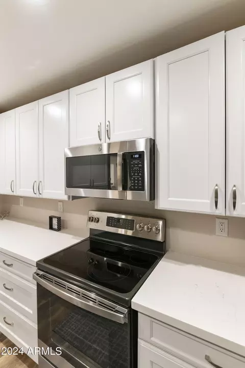 Kitchen - 1736 El Parque Dr, Tempe, AZ 85282 photo 7 of 7