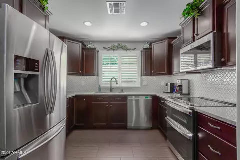 2506 E Vermont Dr, Gilbert, AZ 85295 photo 3