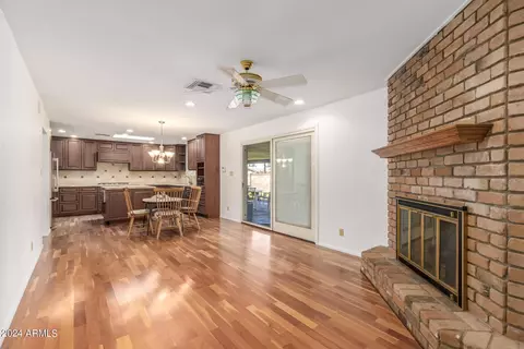 Dining - 8618 N 15th Dr, Phoenix, AZ 85021 photo 2 of 2