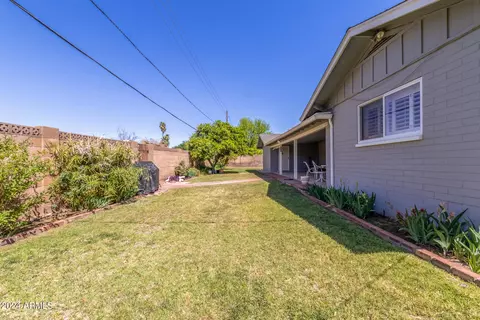 Exterior - 8618 N 15th Dr, Phoenix, AZ 85021 photo 10 of 15