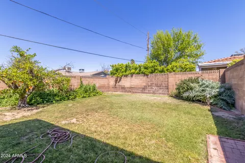 Exterior - 8618 N 15th Dr, Phoenix, AZ 85021 photo 7 of 15