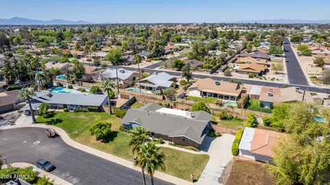 View/Area - 8618 N 15th Dr, Phoenix, AZ 85021 photo 6 of 12