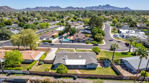View/Area - 8618 N 15th Dr, Phoenix, AZ 85021 photo 8 of 12
