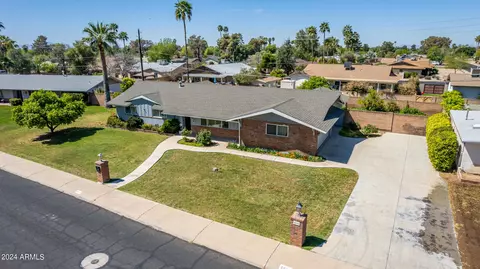 View/Area - 8618 N 15th Dr, Phoenix, AZ 85021 photo 11 of 12