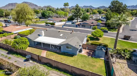 View/Area - 8618 N 15th Dr, Phoenix, AZ 85021 photo 9 of 12