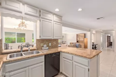 Kitchen - 501 W Puget Ave, Phoenix, AZ 85021 photo 1 of 2