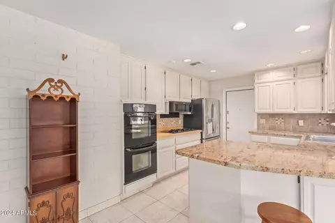 Kitchen - 501 W Puget Ave, Phoenix, AZ 85021 photo 2 of 2