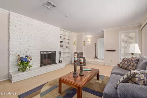 Living - 501 W Puget Ave, Phoenix, AZ 85021 photo 3 of 4