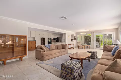 Living - 501 W Puget Ave, Phoenix, AZ 85021 photo 1 of 4