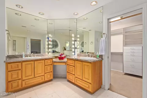 Bath - 501 W Puget Ave, Phoenix, AZ 85021 photo 1 of 3
