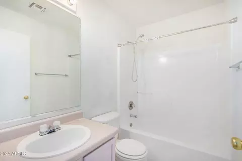 Bath - 690 S Concord St, Gilbert, AZ 85296 photo 3 of 3