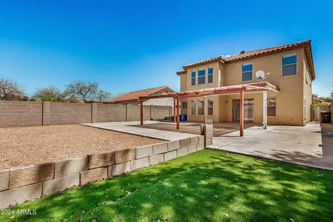 Exterior - 690 S Concord St, Gilbert, AZ 85296 photo 2 of 8