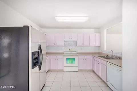 Kitchen - 690 S Concord St, Gilbert, AZ 85296 photo 1 of 3