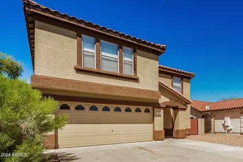 Exterior - 690 S Concord St, Gilbert, AZ 85296 photo 4 of 8