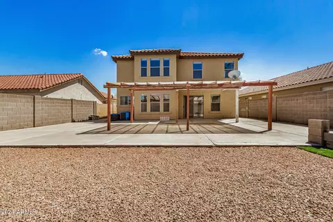 Exterior - 690 S Concord St, Gilbert, AZ 85296 photo 5 of 8