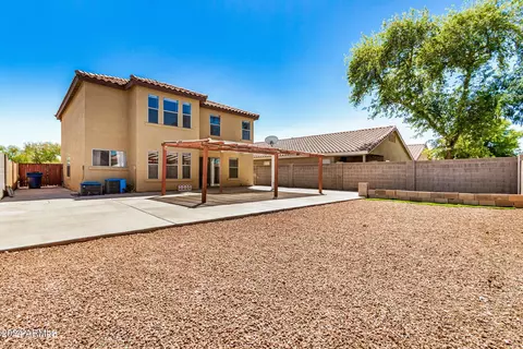 Exterior - 690 S Concord St, Gilbert, AZ 85296 photo 6 of 8