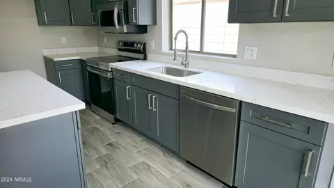 8917 N 65th Dr, Glendale, AZ 85302 photo 9