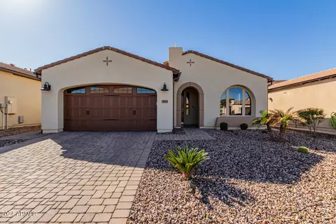 305 E Catalina Ln, San Tan Valley, AZ 85140