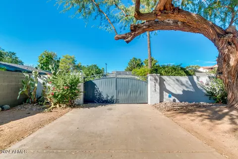 5915 E Orange Blossom Ln, Phoenix, AZ 85018