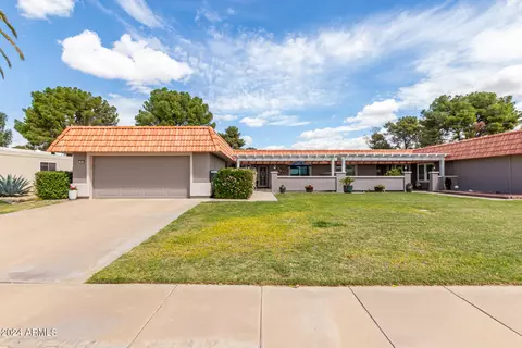 9614 W Oak Ridge Dr, Sun City, AZ 85351