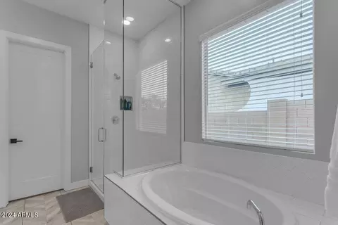 Bath - 3419 E Austin Dr, Gilbert, AZ 85296 photo 2 of 7