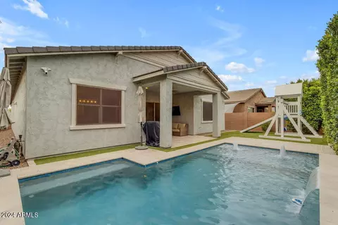 Exterior - 3419 E Austin Dr, Gilbert, AZ 85296 photo 7 of 14