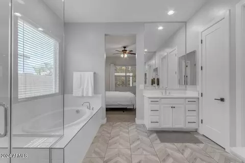 Bath - 3419 E Austin Dr, Gilbert, AZ 85296 photo 4 of 7
