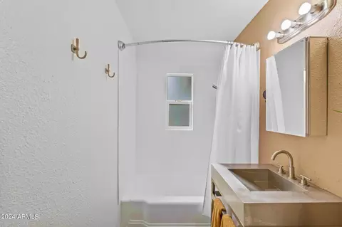 Bath - 1621 E Williams St, Tempe, AZ 85281 photo 1 of 2