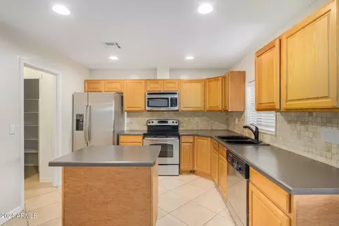 Kitchen - 2093 E Carson Dr, Tempe, AZ 85282 photo 4 of 4