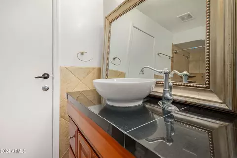 Bath - 2093 E Carson Dr, Tempe, AZ 85282 photo 1 of 4