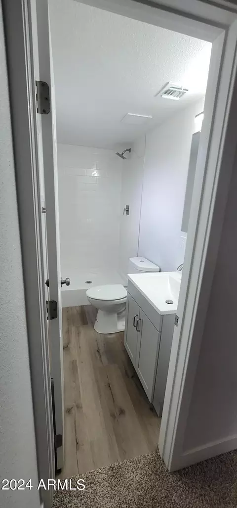 Bath - 6344 W Berkeley Rd, Phoenix, AZ 85035 photo 7 of 7