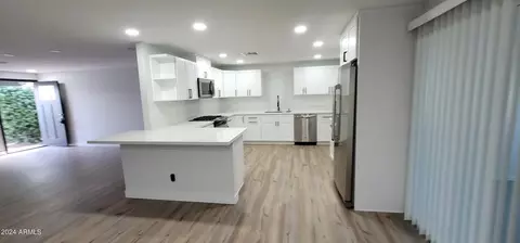 Kitchen - 6344 W Berkeley Rd, Phoenix, AZ 85035 photo 3 of 5