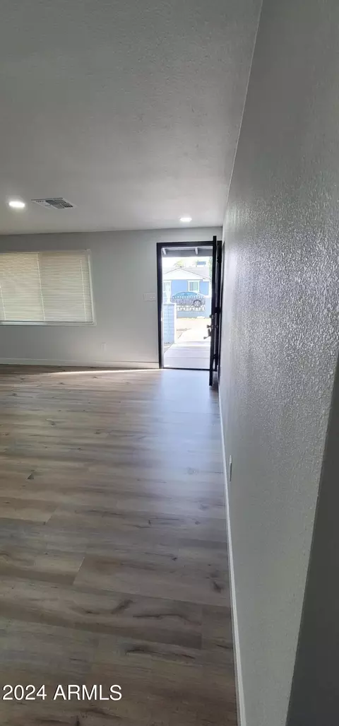 Entry Way - 6344 W Berkeley Rd, Phoenix, AZ 85035 photo 1 of 10
