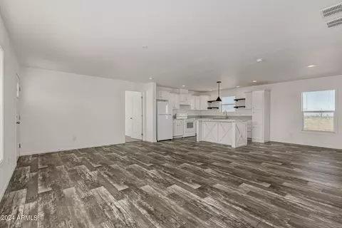 8438 N Diffin Rd, Florence, AZ 85132 photo 4