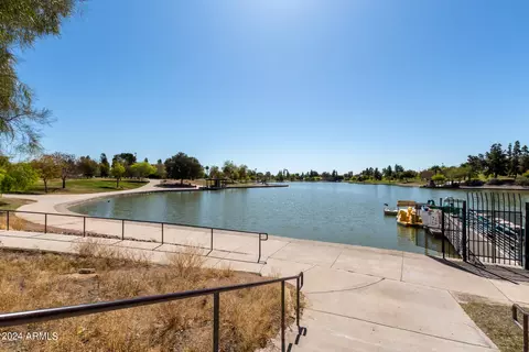 View/Area - 415 E Fordham Dr, Tempe, AZ 85283 photo 2 of 17