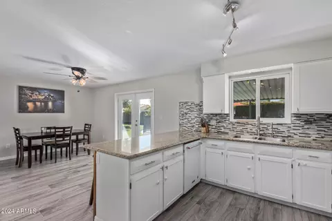 Kitchen - 415 E Fordham Dr, Tempe, AZ 85283 photo 4 of 5