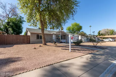 Exterior - 415 E Fordham Dr, Tempe, AZ 85283 photo 2 of 21
