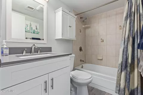Bath - 415 E Fordham Dr, Tempe, AZ 85283 photo 2 of 2