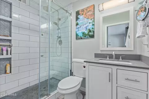 Bath - 415 E Fordham Dr, Tempe, AZ 85283 photo 1 of 2